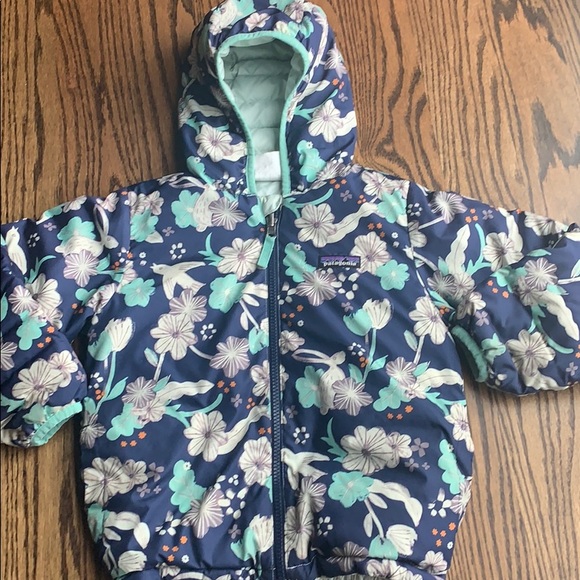 Patagonia Other - Patagonia girls 5T 5 reversible puffer jacket coat
